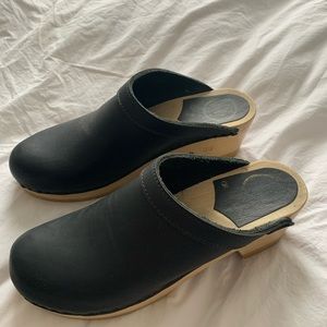 No 6 Old School Leather Clog on Mid Heel